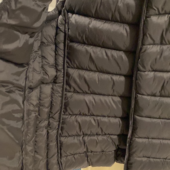 Puffer vest in black size small - Picture 5 of 5